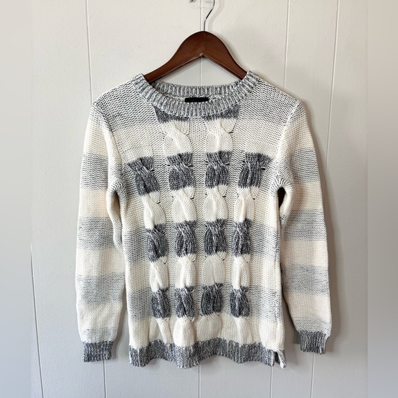 J. Crew Sweaters - J Crew cable knit cream blue crewneck chunky sweater size XS